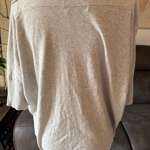 CAbi Women's Dolman Light Gray Top- Small - Picture 5 of 8